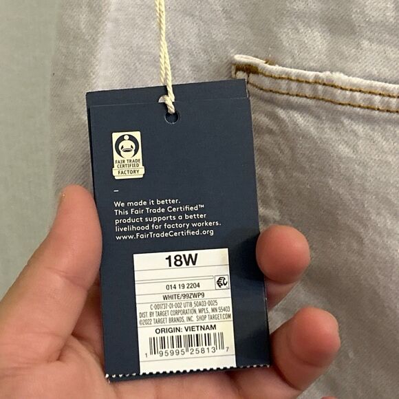 NWT Universal Thread High-Rise Vintage Midi Jean Shorts Cut Off Raw Hem Size 18W - Picture 8 of 16